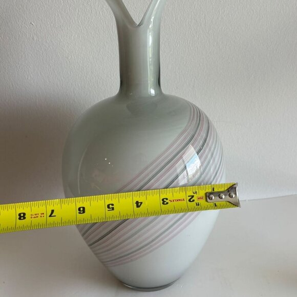 Vintage Collection Elegant Swirled Murano Vase White Size 14"x6.5" - Picture 3 of 7